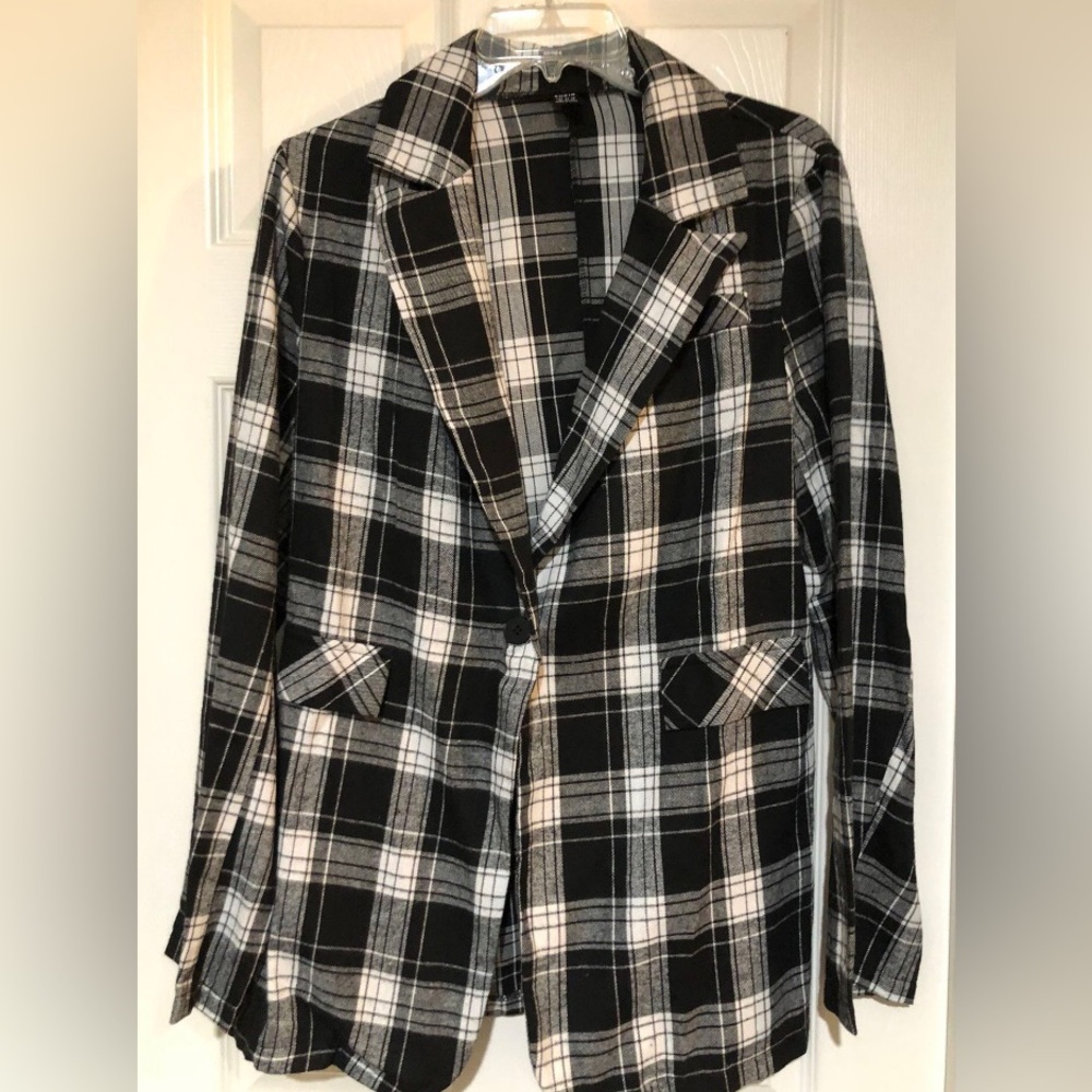 SHEIN Monochrome Checkered lightweight ladies Blazer.
